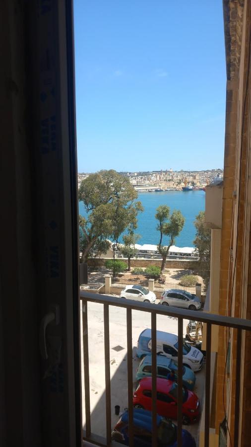Door Nine -Townhouse With Harbour Views Vila Floriana Exterior foto