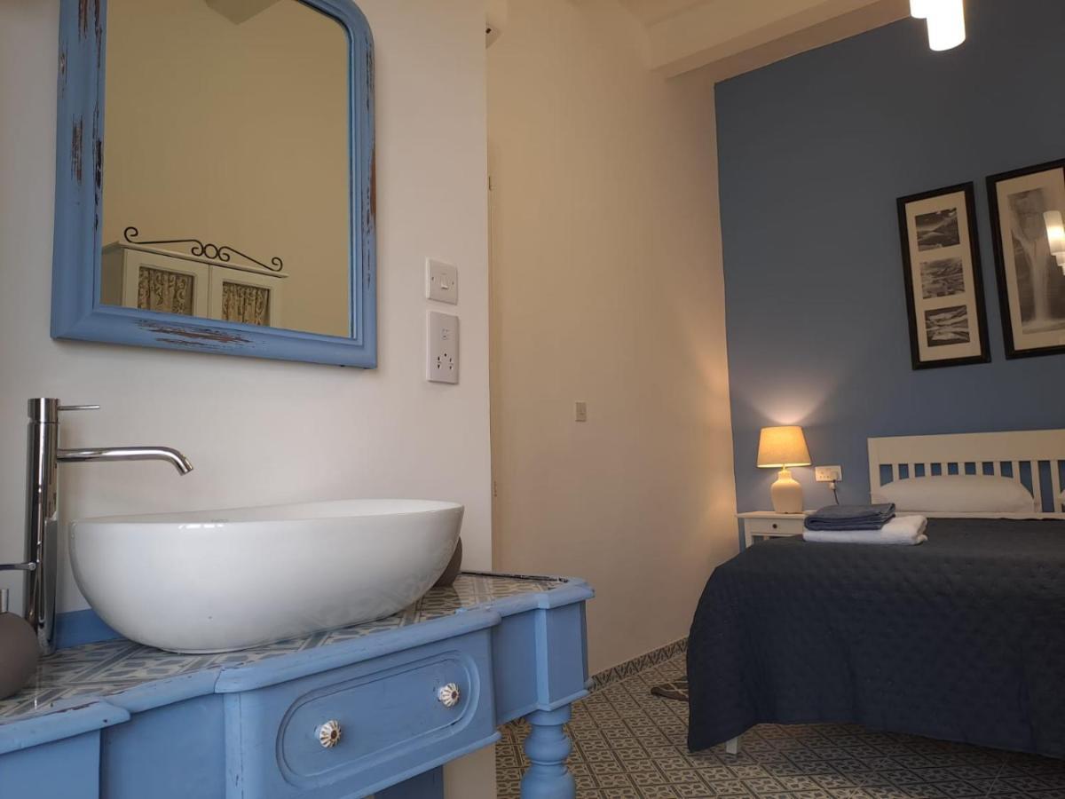 Door Nine -Townhouse With Harbour Views Vila Floriana Exterior foto