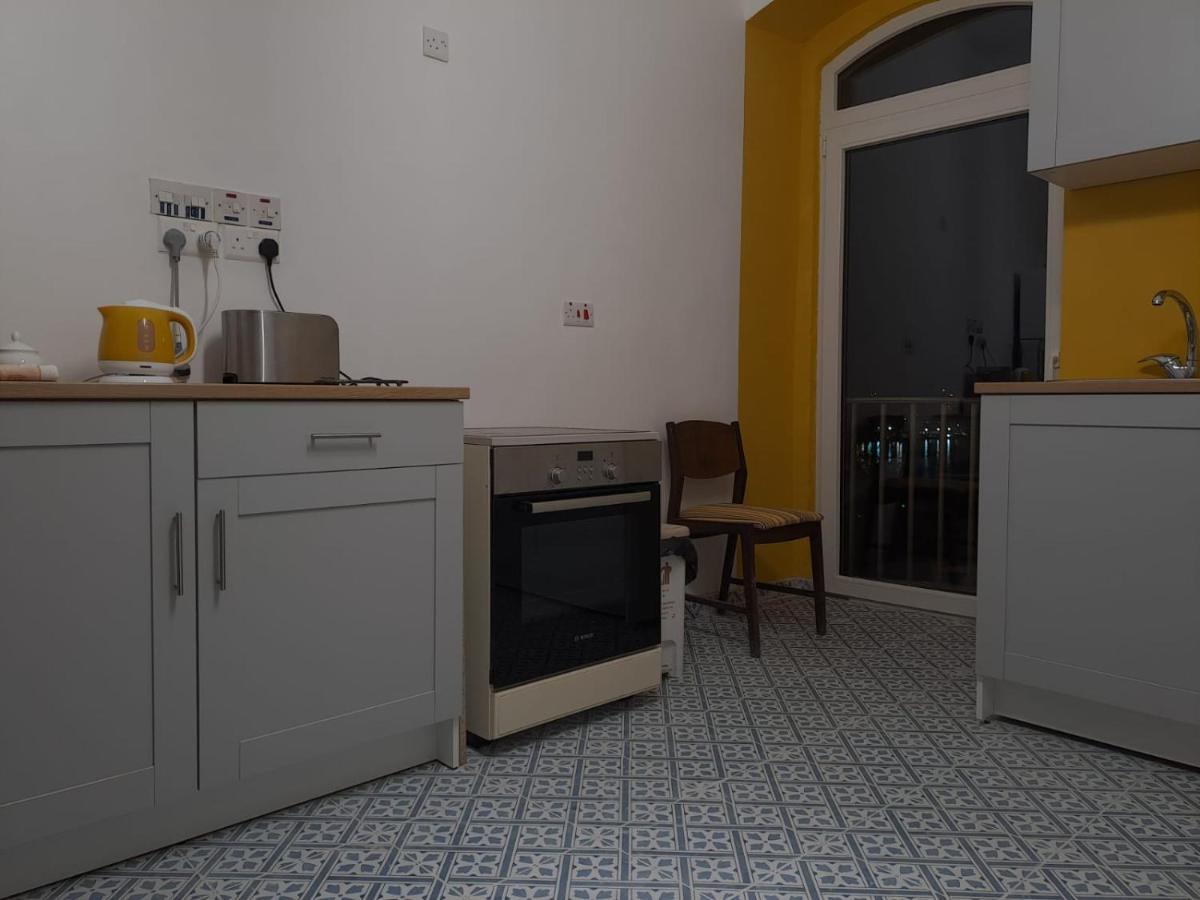 Door Nine -Townhouse With Harbour Views Vila Floriana Exterior foto